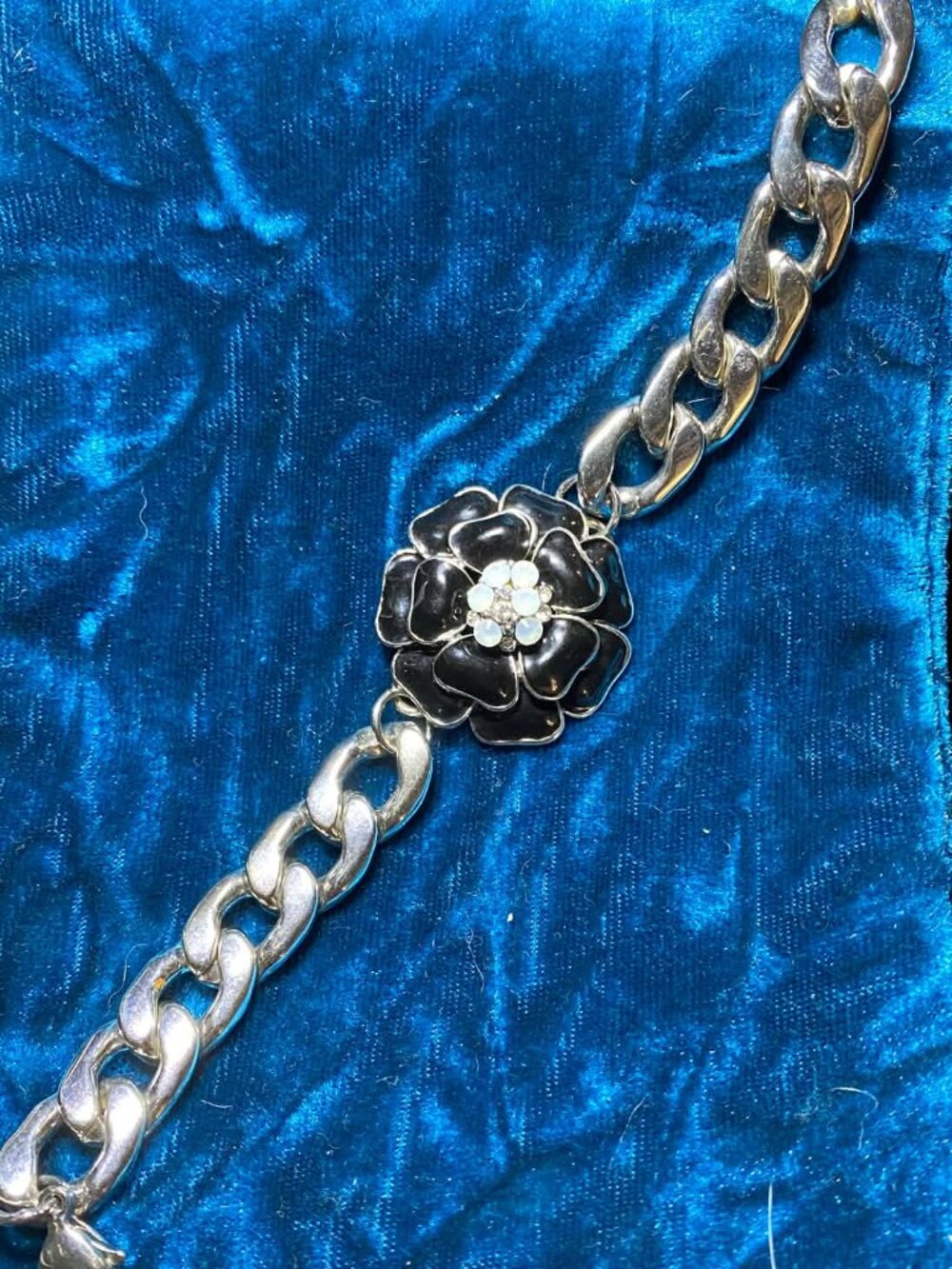 Vintage Silvertone chain Bracelet Black Enamel Camellia Flower with aurora Borea